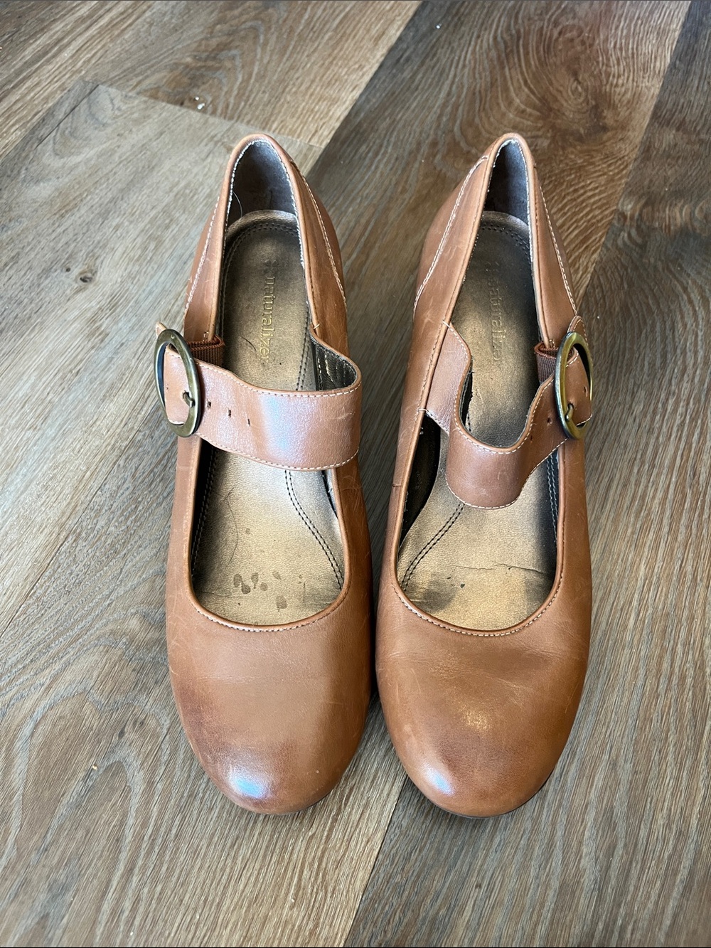 Naturalizer SZ 7.5 Darren Mary Jane heels.